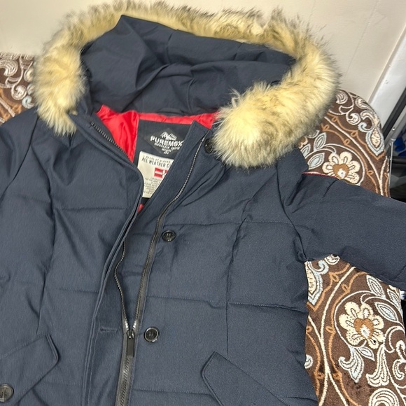 Navy Blue Insulated Puffer Coat with Fur Collar for Extreme Cold Weather - Picture 1 of 11